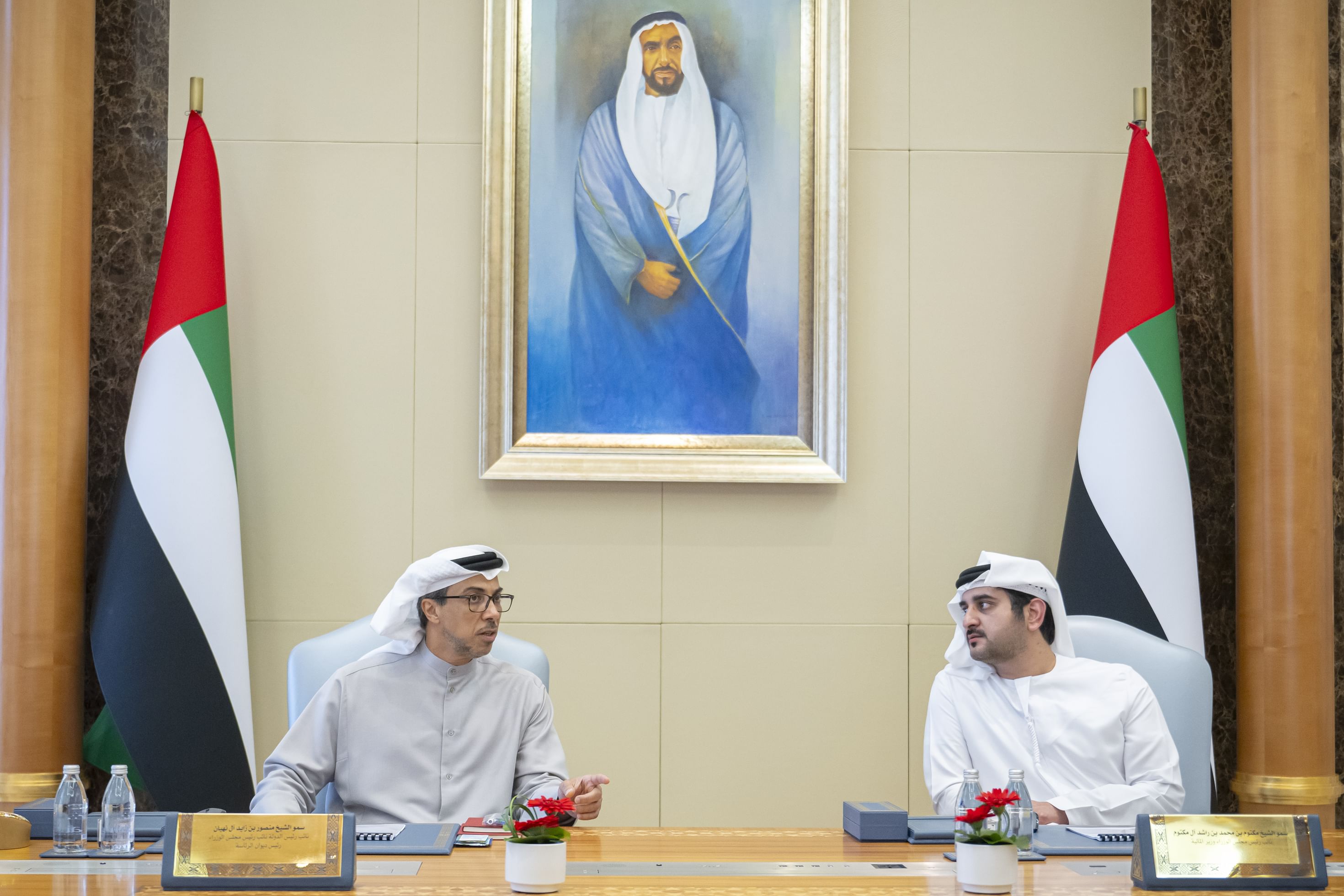 بحضور منصور بن زايد ومكتوم بن محمد، لجنة الميزانية العامة للاتحاد تناقش مشروع الميزانية العامة للسنة المالية 2026