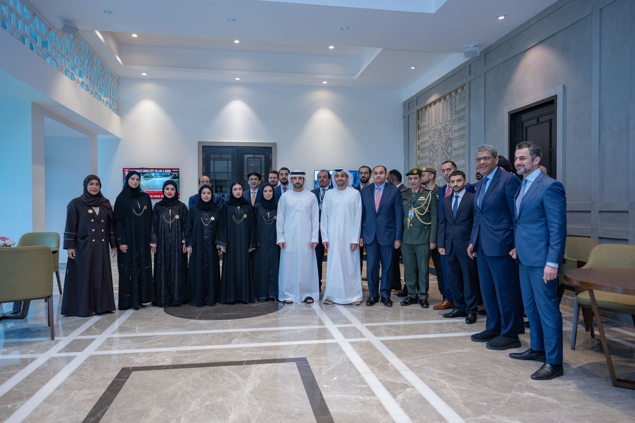 Hamdan bin Mohammed meets with UAE diplomatic mission in India, commends Ministry of Foreign Affairs’ efforts