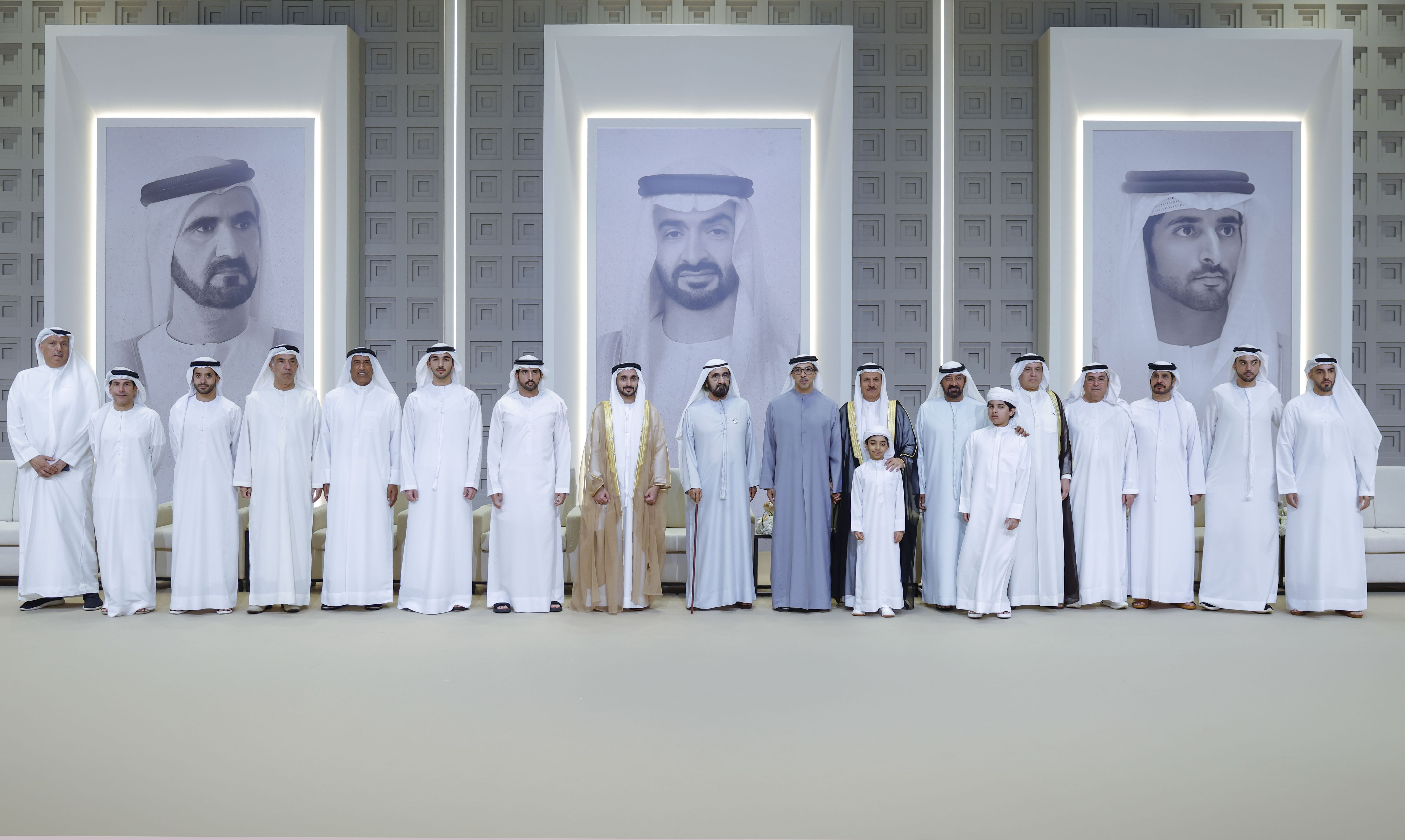 محمد بن راشد ومنصور بن زايد وحمدان بن محمد يحضرون أفراح المنصوري والغرير