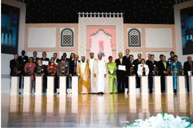 Hamdan Bin Rashid presents DIABP to 12 winners
