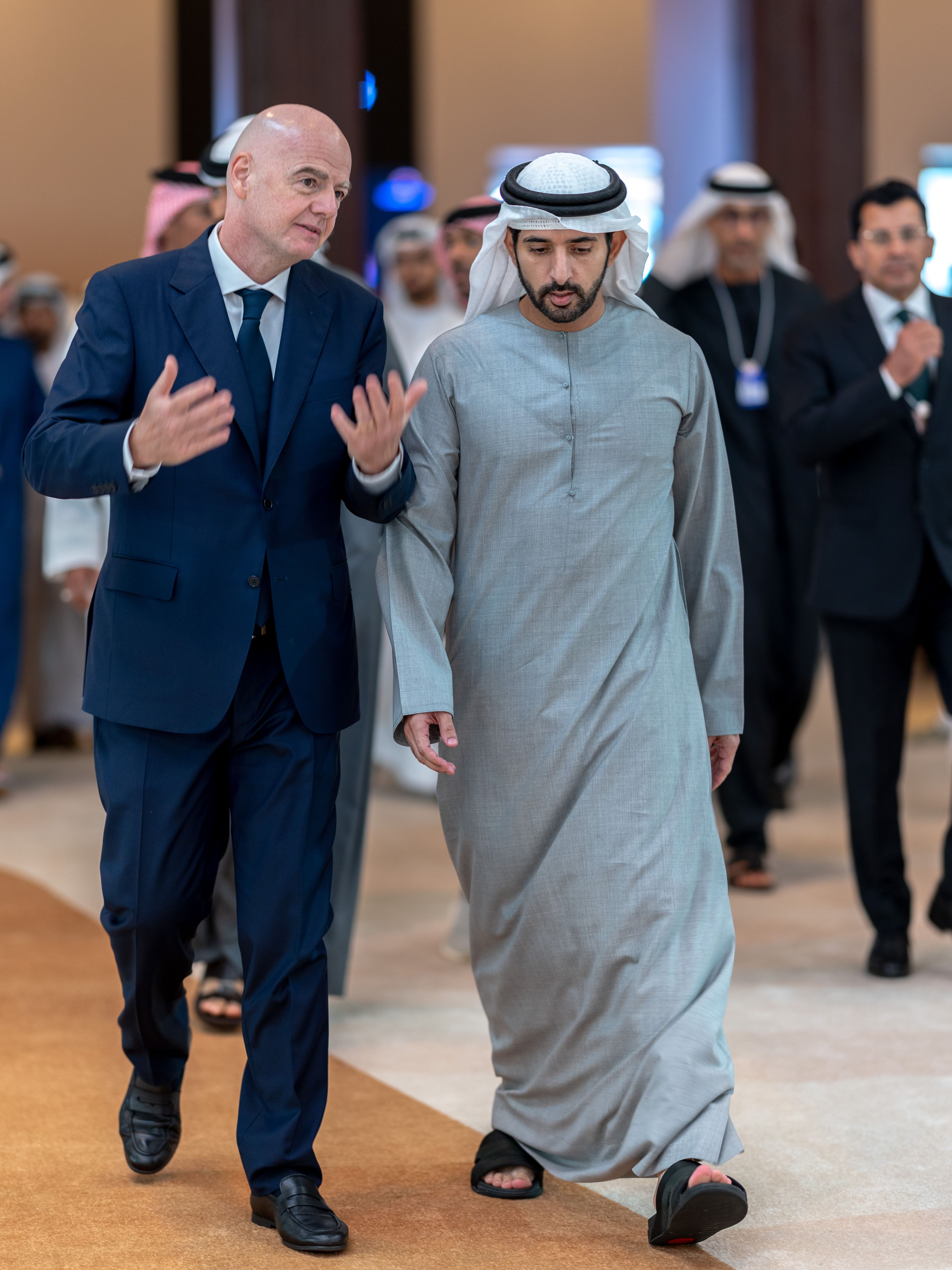 Hamdan bin Mohammed meets with FIFA President on sidelines of World Sports Summit in Dubai