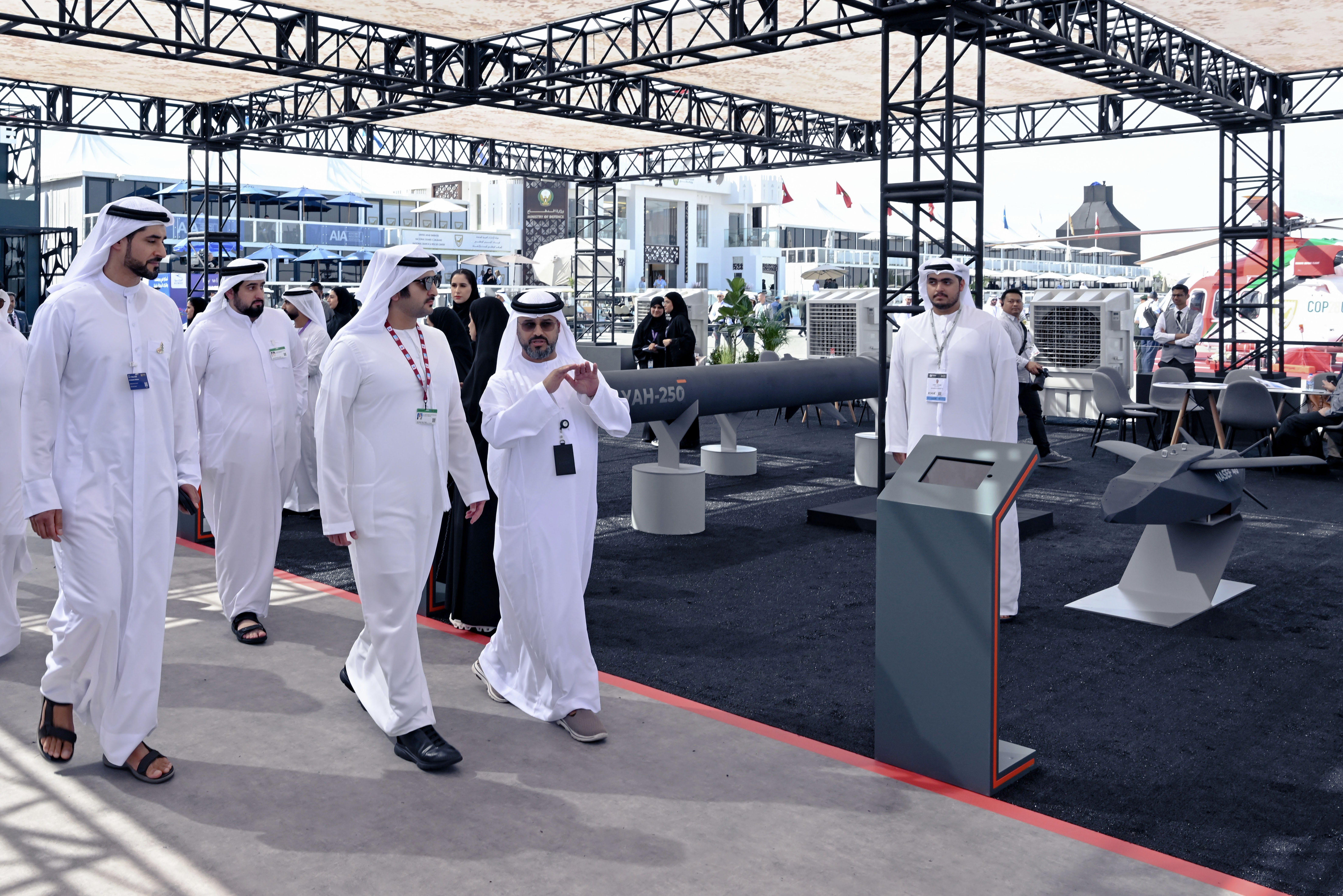 Maktoum bin Mohammed tours Dubai Airshow 2023
