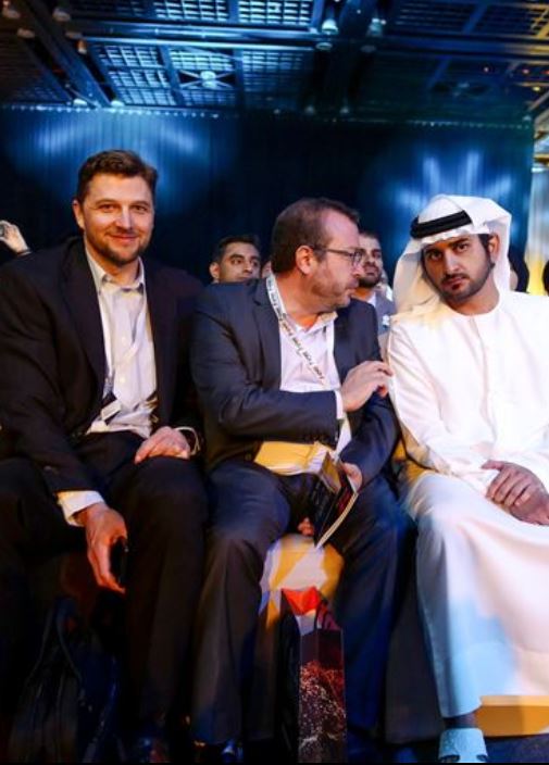 مكتوم بن محمد يشهد الجلسة الافتتاحية للدورة الأولى لقمة "مستقبل البلوك تشين"