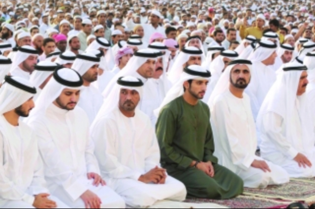 Dubai Crown Prince performs Eid prayer