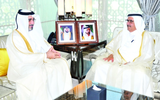 حمدان بن راشد يستقبل قنصل قطر 
