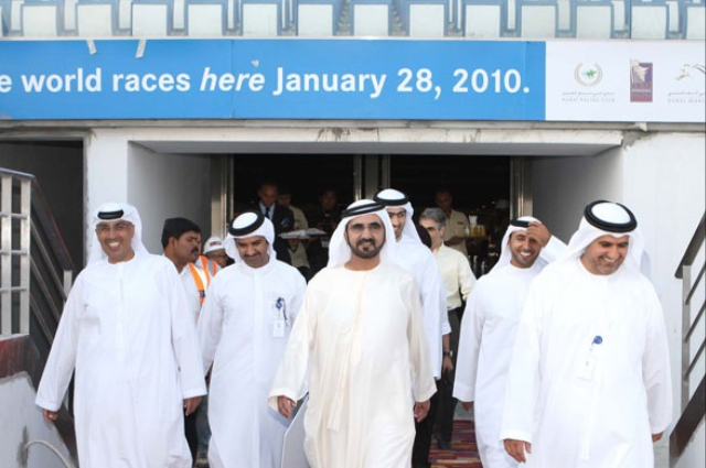 Mohammed bin Rashid tours horse racecourse 