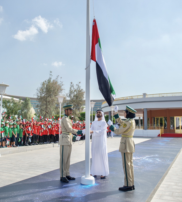 Mohammed bin Rashid hoists UAE Flag at Union House