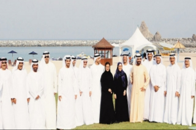 Mohammed bin Rashid visits to the fishermen's harbour in Dadna 