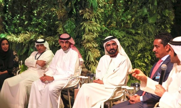 محمد بن راشد يستقبل حاكم ولاية فرجينيا