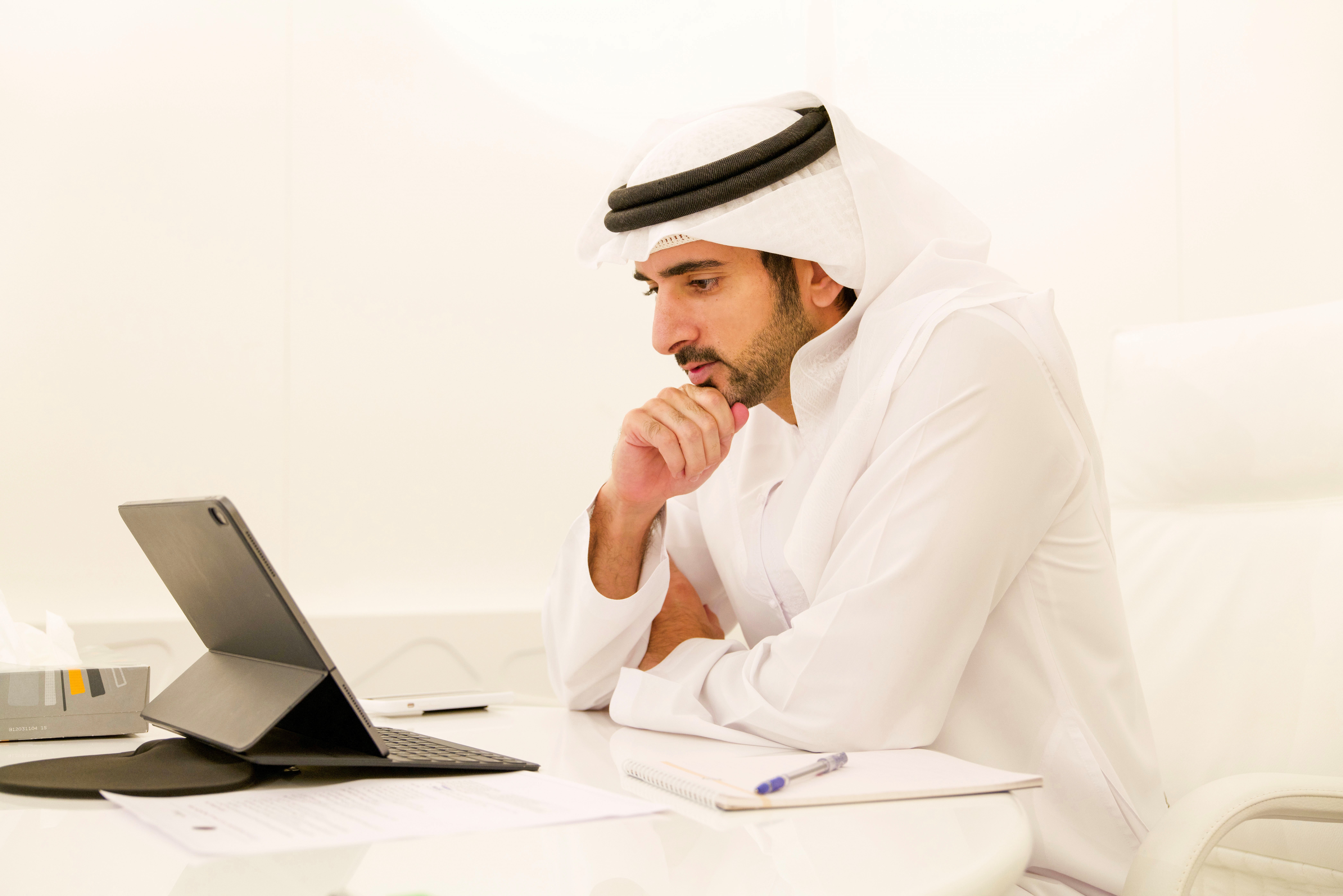Dubai Crown Prince reviews preparations for Emirates Mars Mission