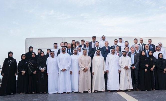 محمد بن راشد ومحمد بن زايد يستقبلان الفائزين بجائزة الشيخ زايد للكتاب وهيئتها العلمية والناشرين في "أبوظبي للكتاب"