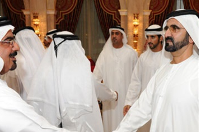Mohammed bin Rashid meets with Emirati lawyers