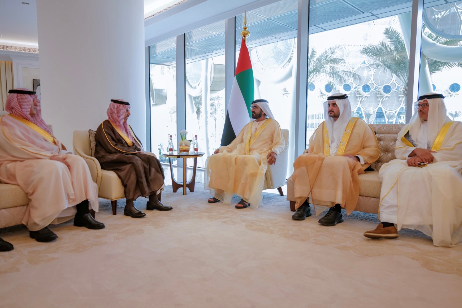 Mohammed bin Rashid receives letter from King Salman on behalf of President