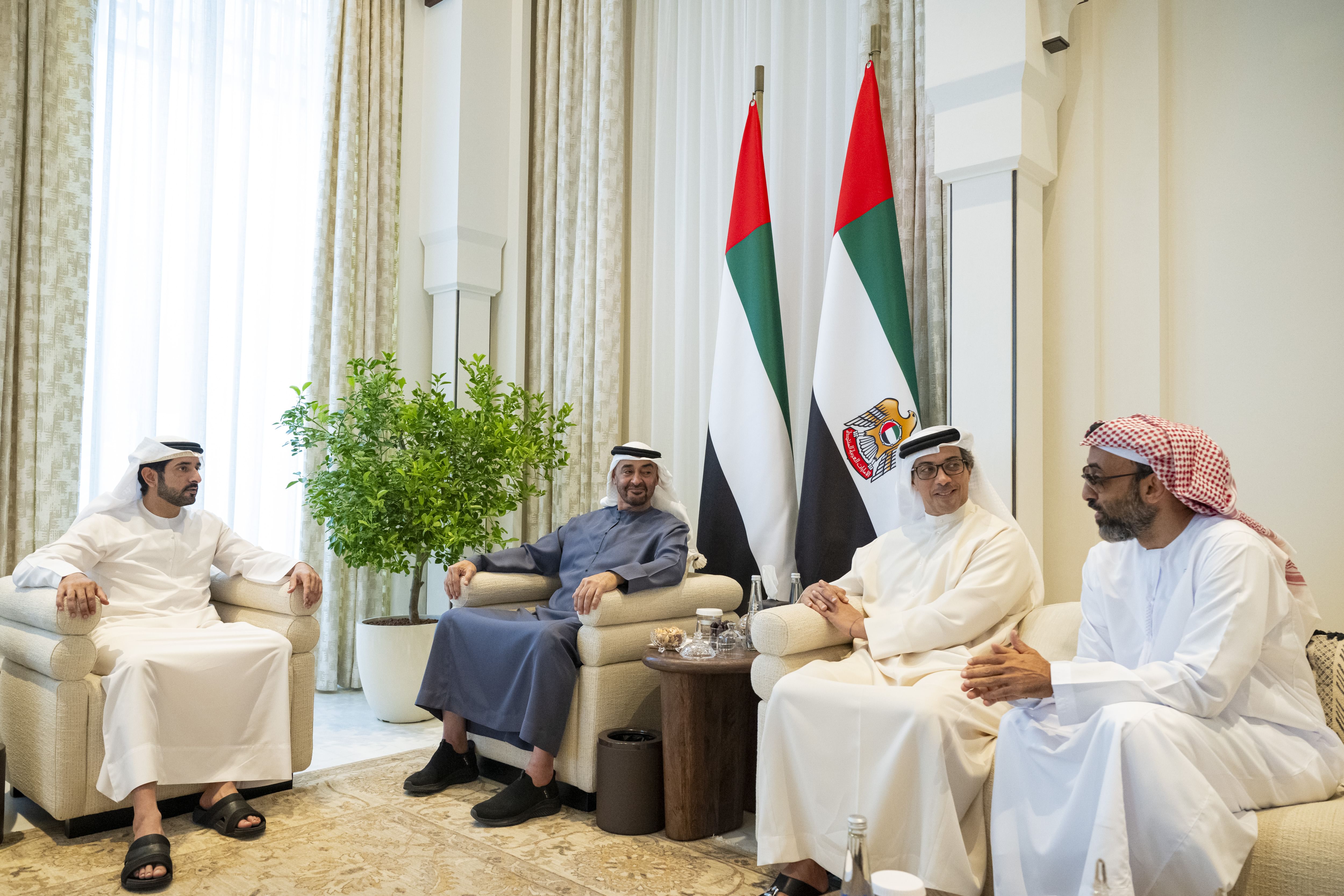 UAE President receives Sheikh Hamdan bin Mohammed bin Rashid