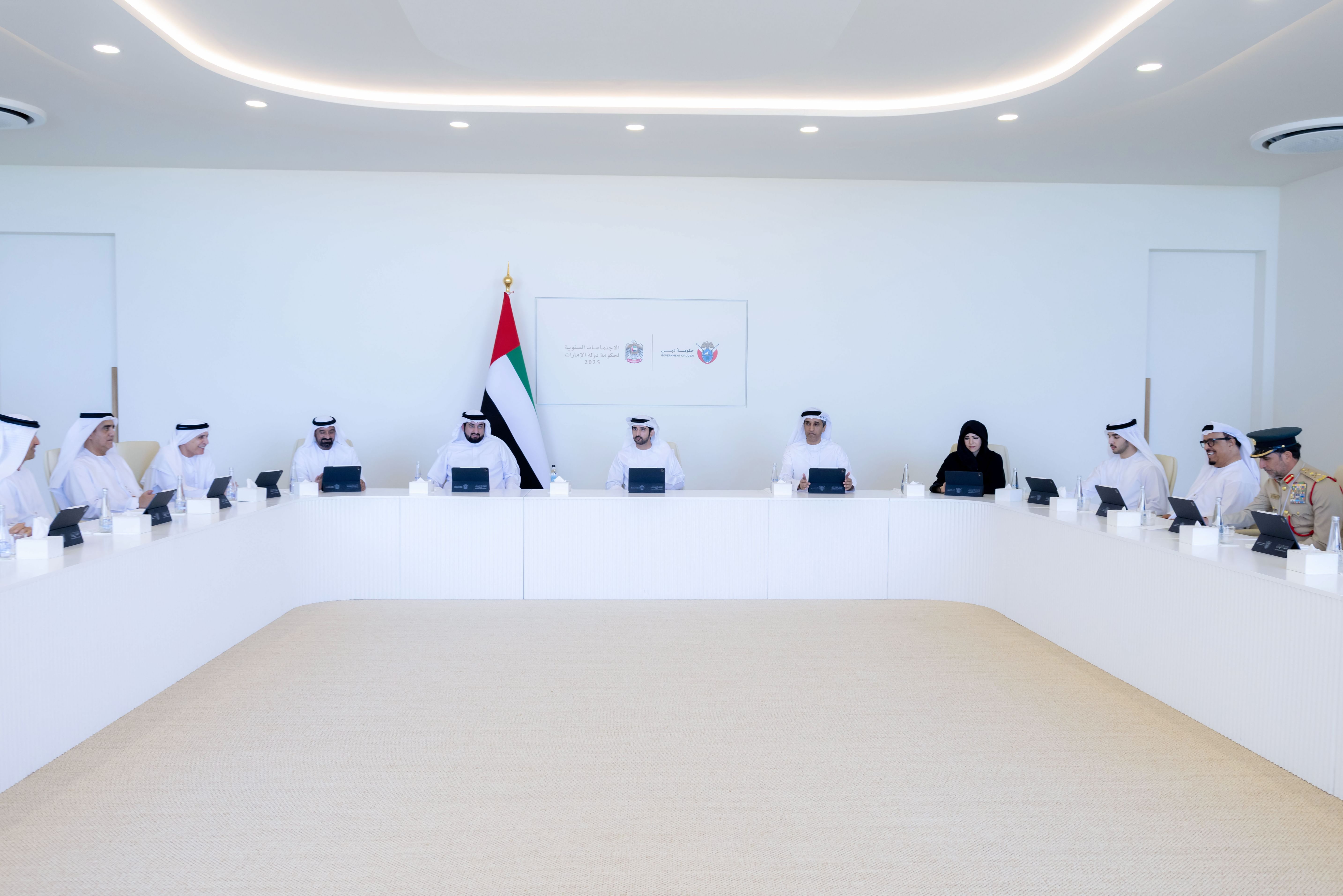 حمدان بن محمد يترأس اجتماع المجلس التنفيذي ضمن الاجتماعات السنوية لحكومة الإمارات