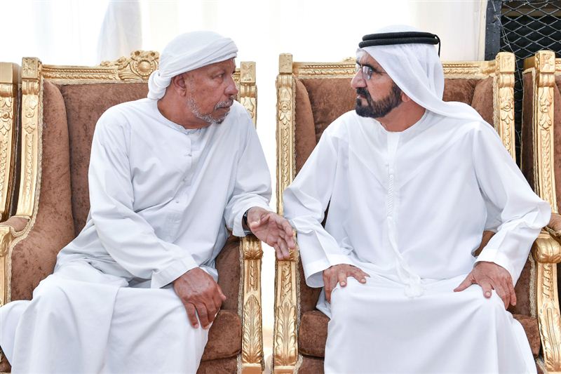 محمد بن راشد يقدم واجب العزاء في وفاة زكية بنت عويد صالح وشقيقة جمعة الماجد