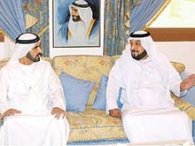 Khalifa receives Mohammed Bin Rashid to review Arab Summit results
