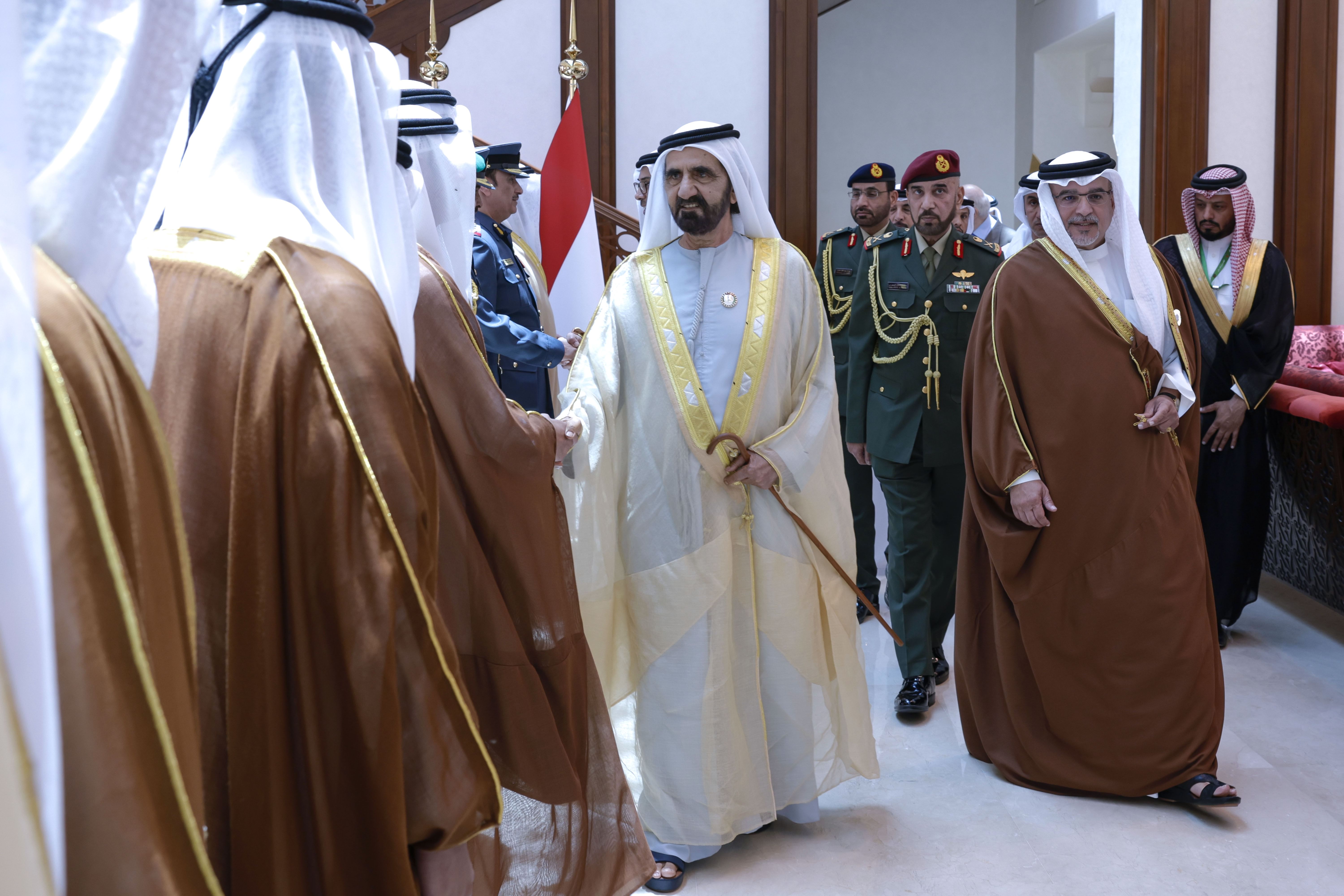 Mohammed bin Rashid arrives in Manama along with Mansour bin Zayed to participate in 33rd Arab Summit