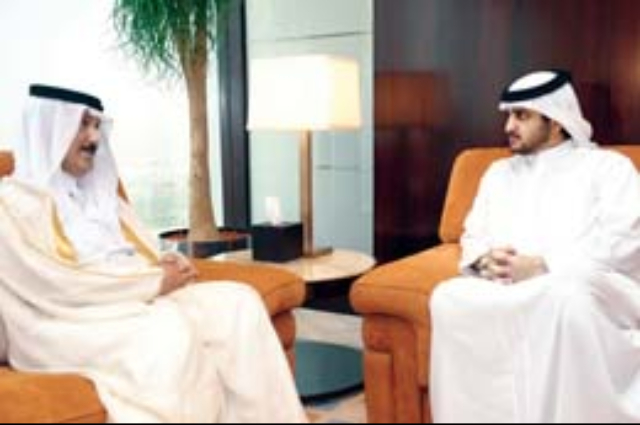 Maktoum Bin Mohammed receives Consul General of Qatar