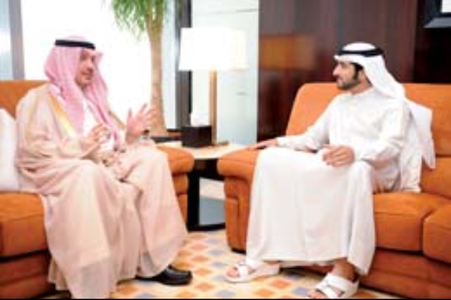 Hamdan bin Mohammed Receives the New Consuls to UAE      
