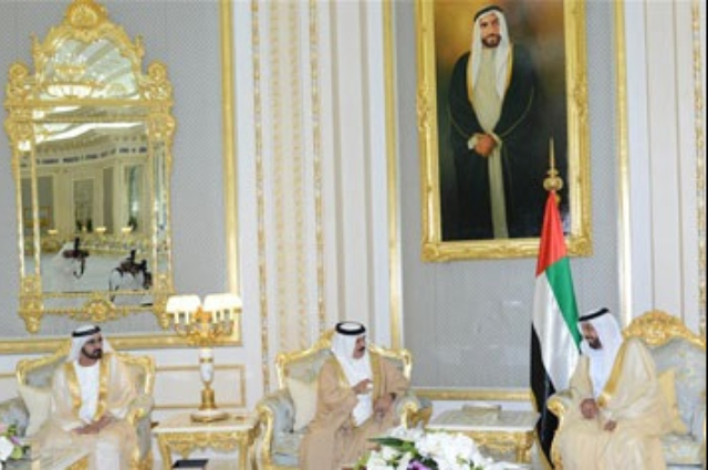 محمد بن راشد يشهد جلسة حول خدمات الجنسية والإقامة وشؤون الأجانب