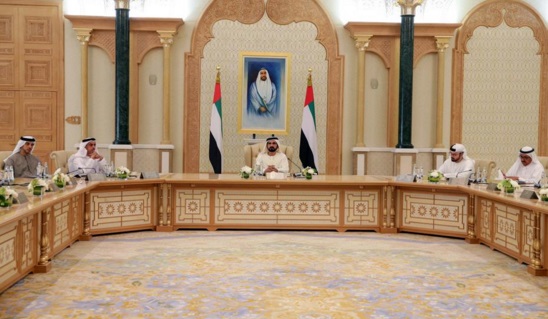 خليفة ومحمد بن راشد في مقدمة مستقبلي حسني مبارك 