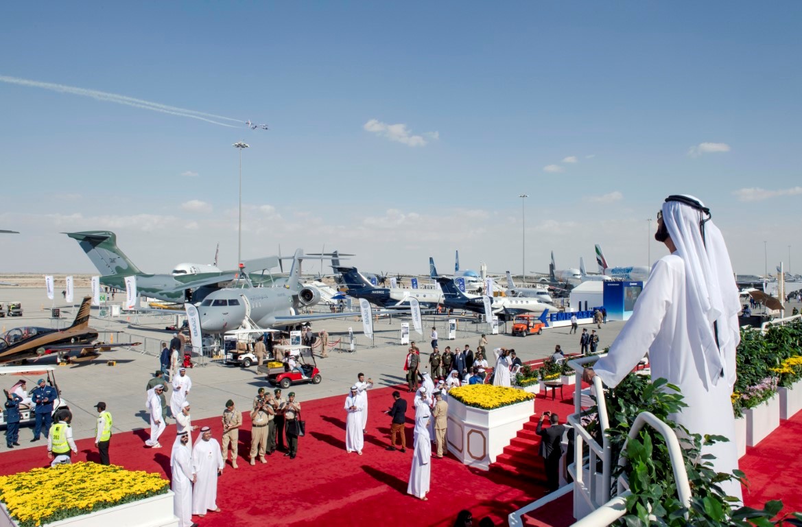 Mohammed bin Rashid, Mohamed bin Zayed watch aerial displays at Dubai Airshow