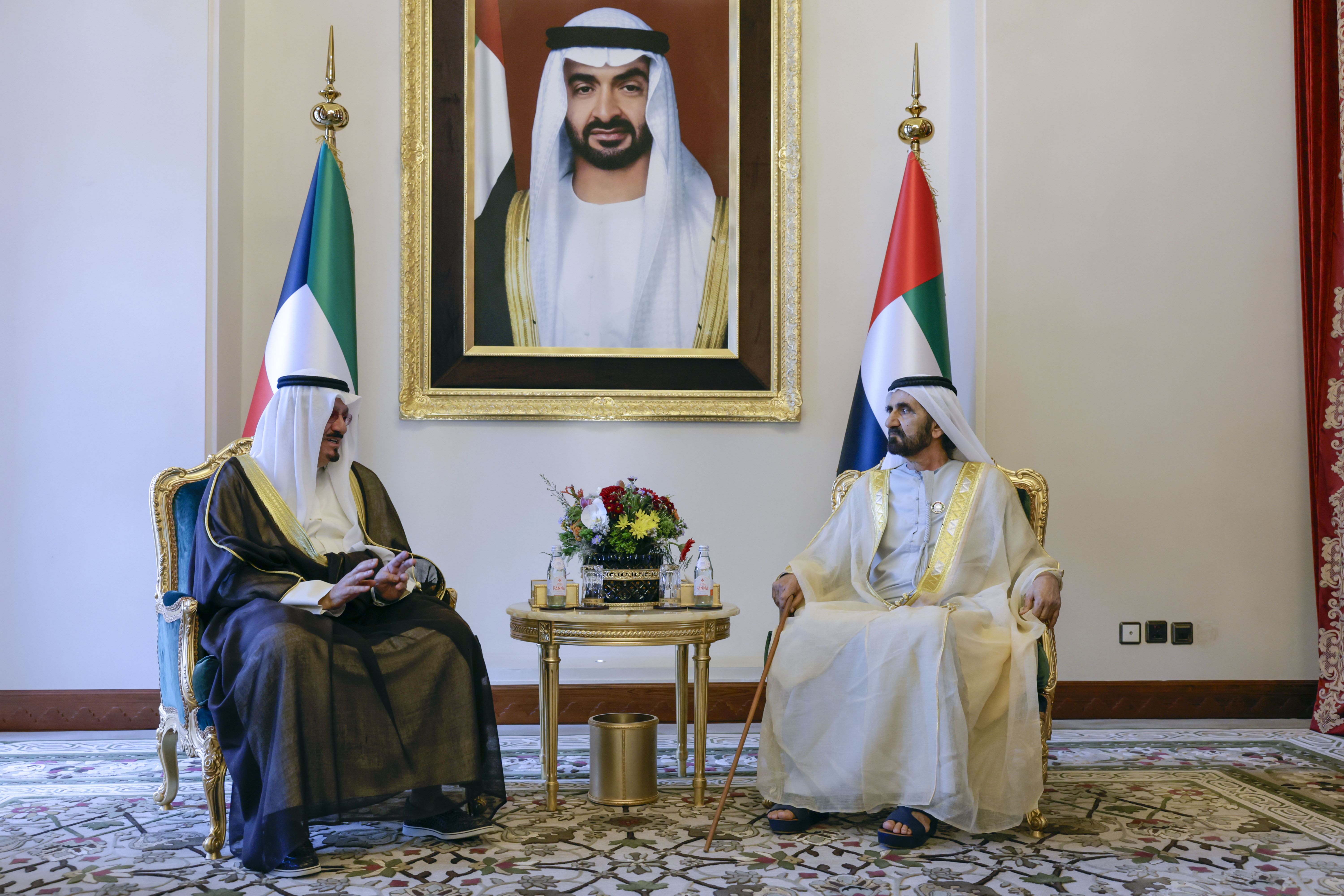 Mohammed bin Rashid meets with Prime Minister of Kuwait on sidelines of 33rd Arab League Summit