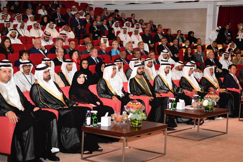 محمد بن راشد يفتتح القمة العالمية للصناعة والتصنيع في أبوظبي