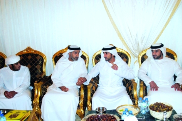 حمدان بن محمد والشيوخ يعزون بوفاة محمد والفندي المزروعي