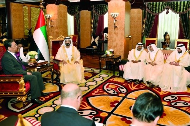 محمد بن راشد يحضر مأدبة غداء ناصر العوضي المنهالي