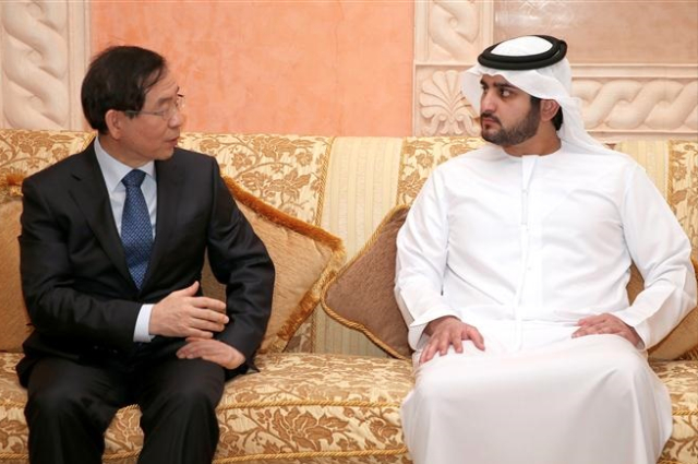 حاكم عجمان  شخصية العام التعليمية المتميزة بجائزة حمدان بن راشد للاداء التعليمي المتميز