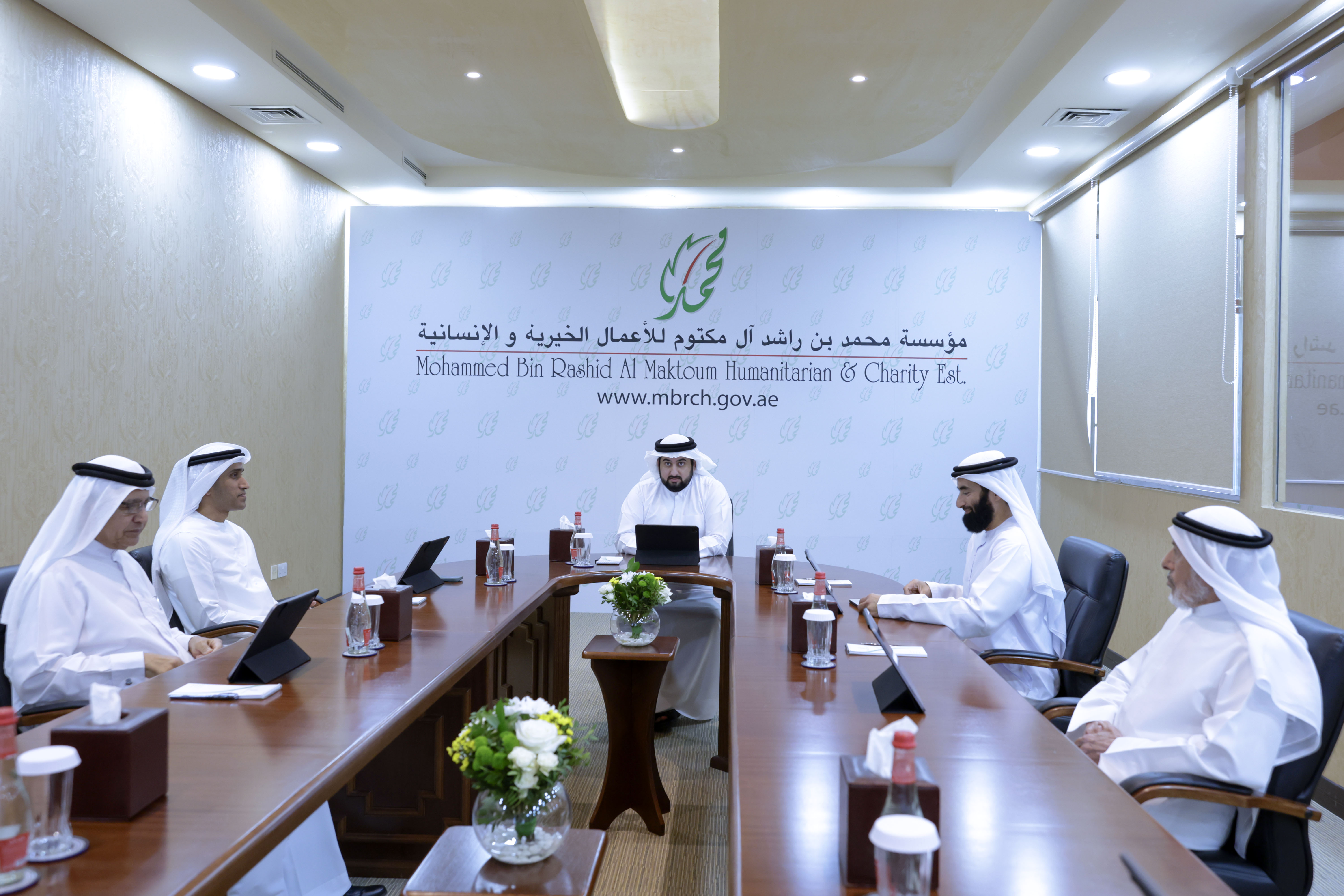 Ahmed bin Mohammed chairs meeting of Board of Trustees of MBRHC