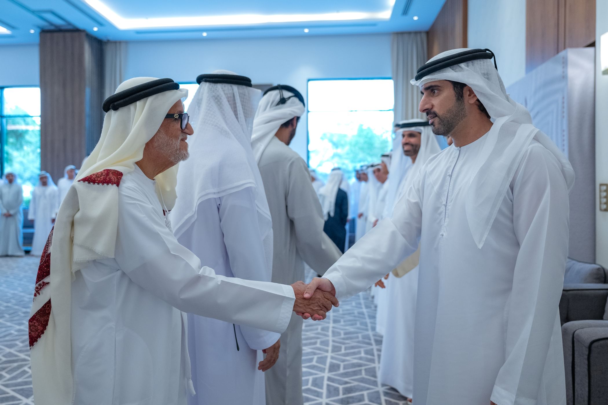 Hamdan bin Mohammed meets with more than 200 local dignitaries and families from Deira