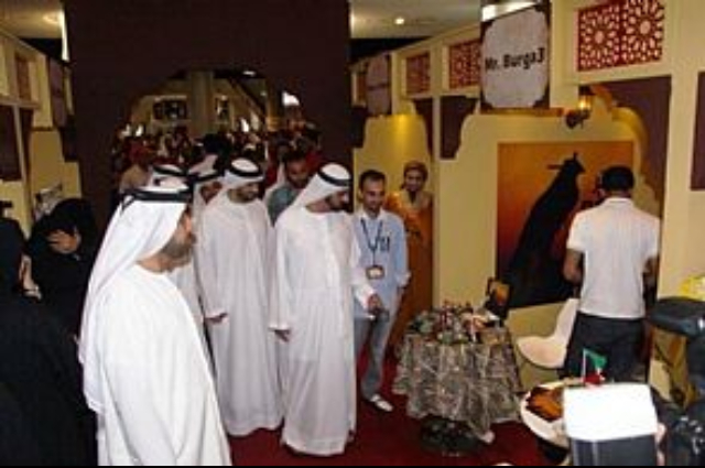 محمد بن راشد يلتقي الصحافيين المشاركين في القمة الحكومية الثانية 