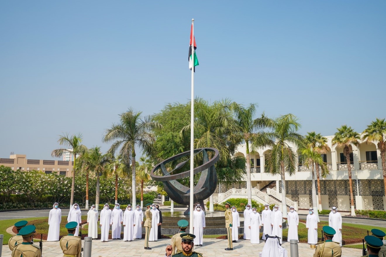 Maktoum bin Mohammed hoists UAE flag at Dubai Ruler's Court
