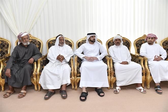 حمدان بن محمد يقدم واجب العزاء بوفاة الأطفال السبعة الأشقاء في الفجيرة
