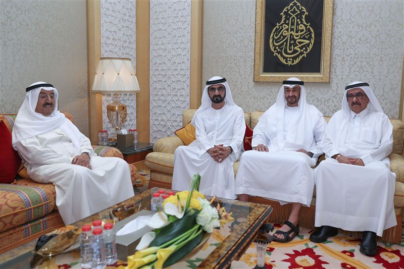 محمد بن راشد ومحمد بن زايد يعقدان اجتماعا مع أمير الكويت الشقيقة