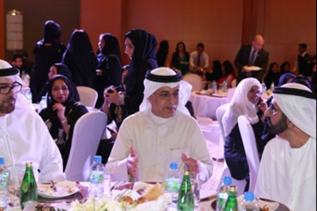 حمدان بن راشد يستقبل القنصل الماليزي