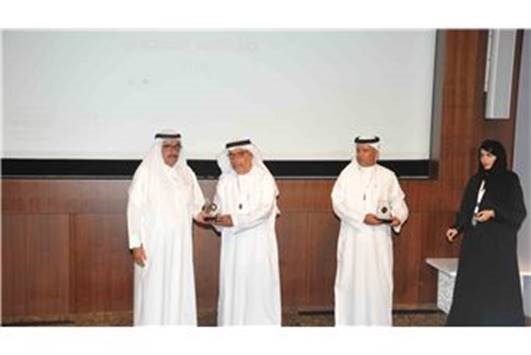 Hamdan bin Rashid honors retirees with the longest service period 2017-2018