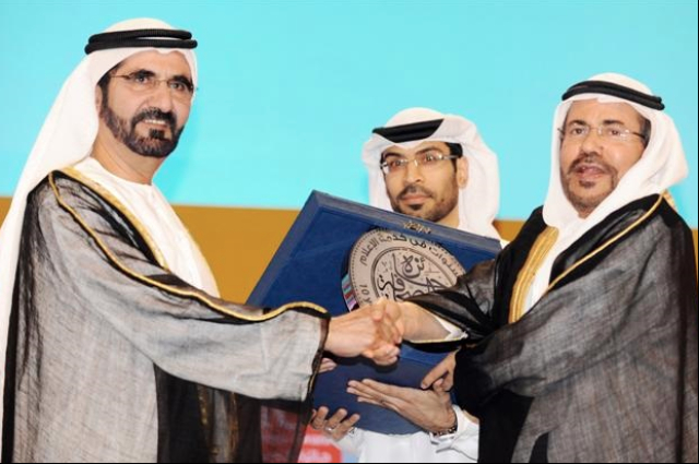 Arab Journalism Awards and DPC offers a memento to Sheikh Mohammed bin Rashid