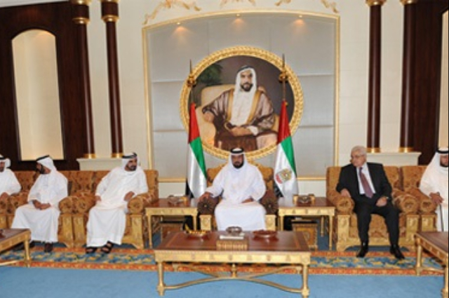 Khalifa Receives Condolences From Arab Leaders In Presence of Mohammed Bin Rashid