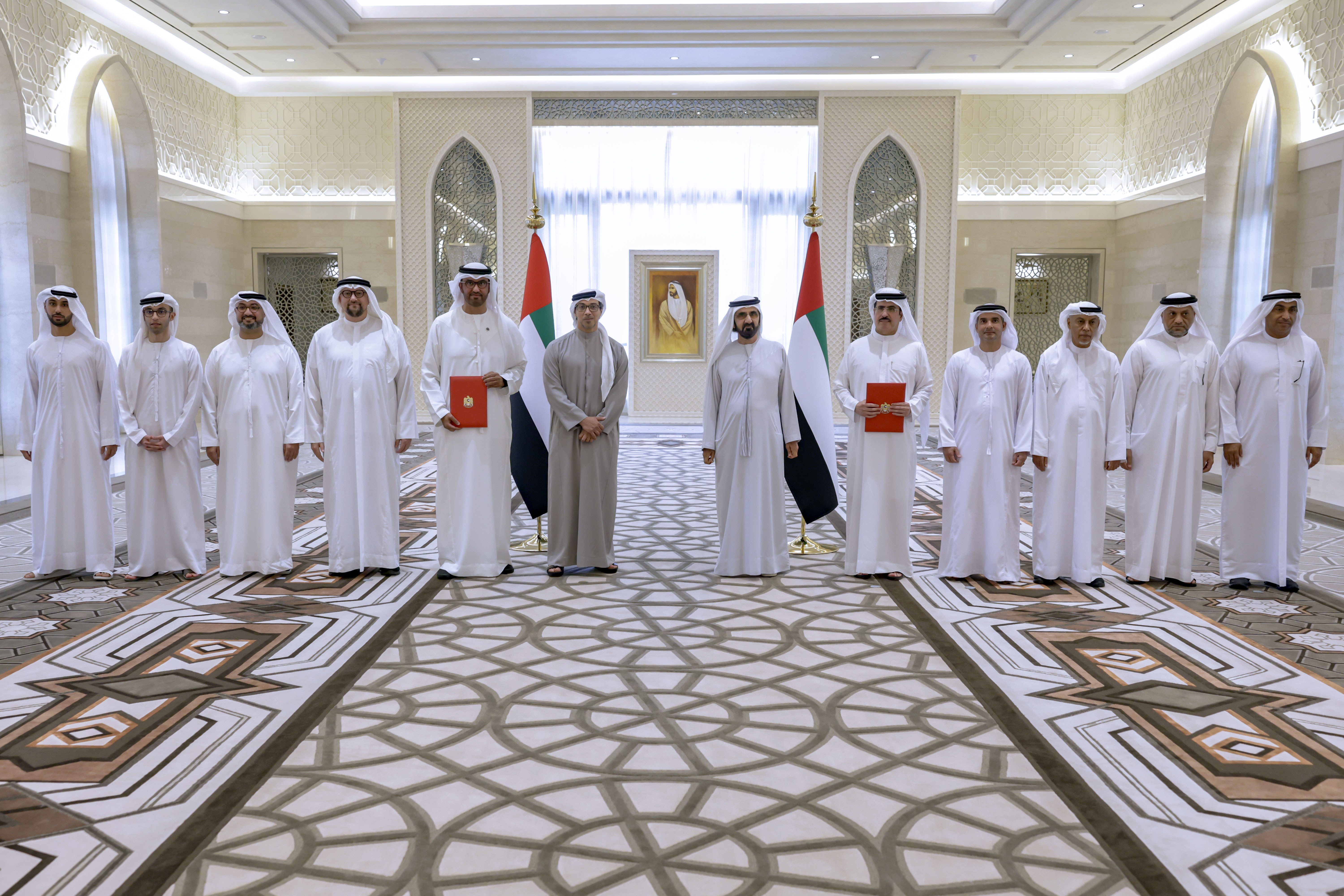 Mohammed bin Rashid witnesses signing of agreement between Masdar and DEWA to deliver 6th phase of PV Project