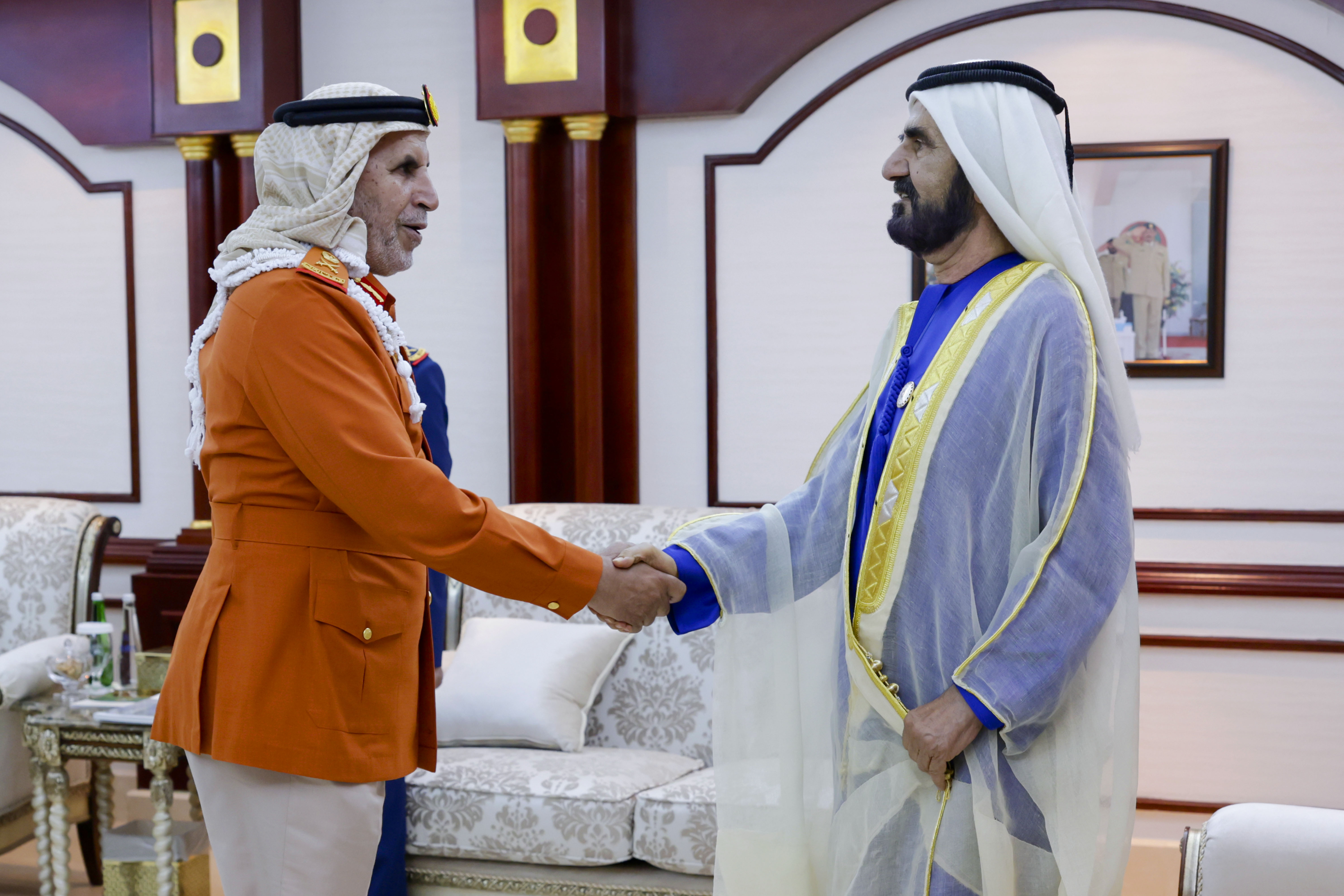 Mohammed bin Rashid meets with high-ranking military officials in the UAE
