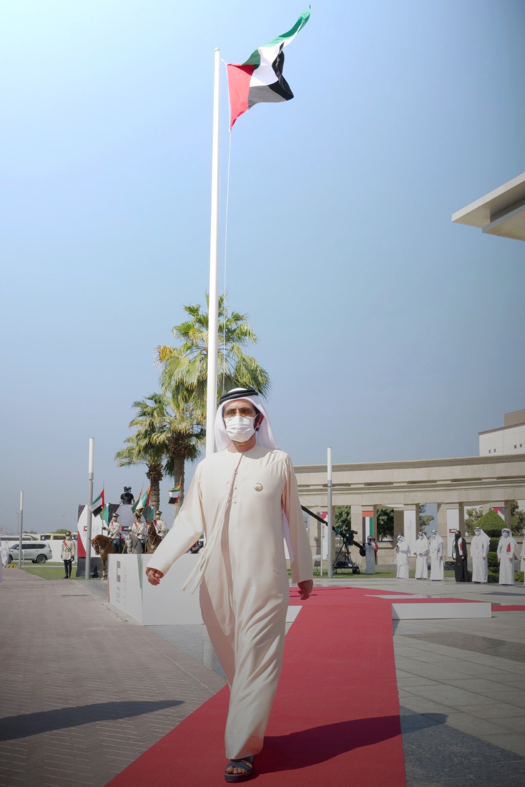 Mohammed bin Rashid dedicates Flag Day celebrations to COVID-19 frontline heroes