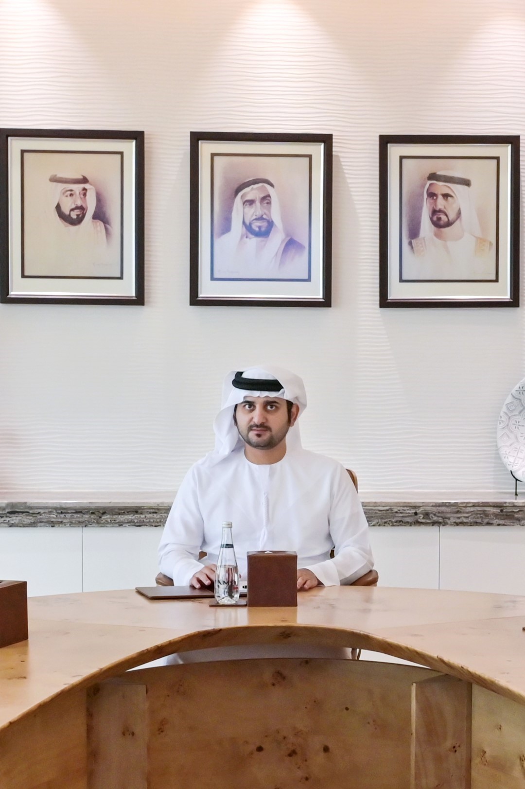 Maktoum bin Mohammed chairs meeting of senior leaders of UAE Prime Minister’s Office, Cabinet General Secretariat