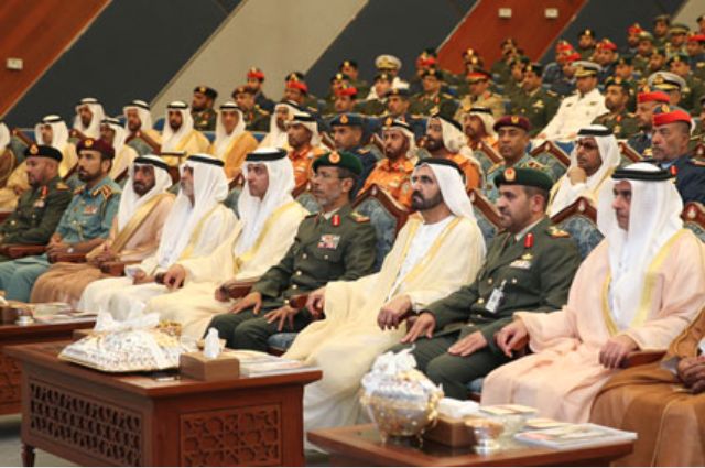 محمد بن راشد والحكام يزورون مبارك آل نهيان 