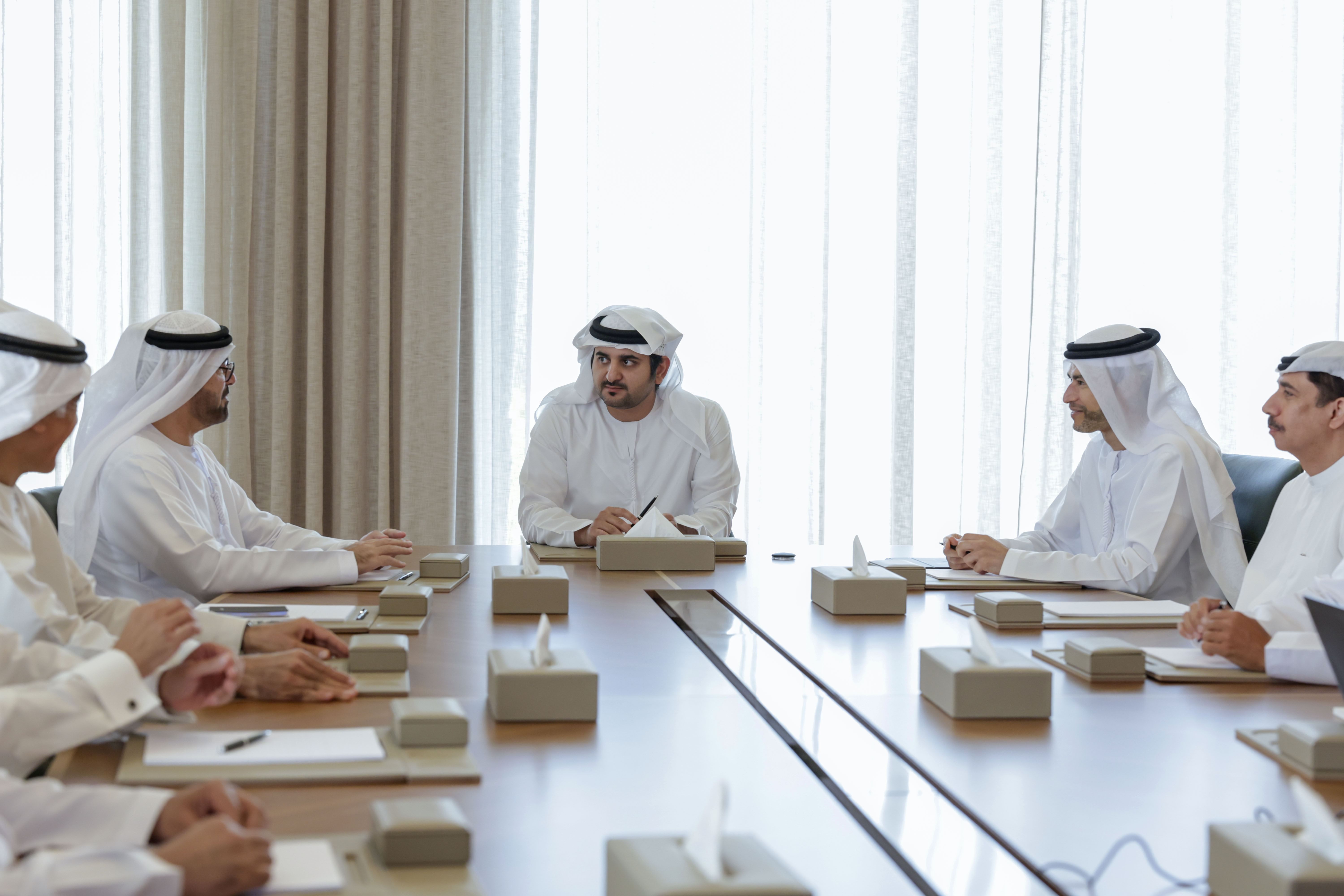 Maktoum bin Mohammed commends progress, initiatives of Dubai Securities and Exchange Higher Committee