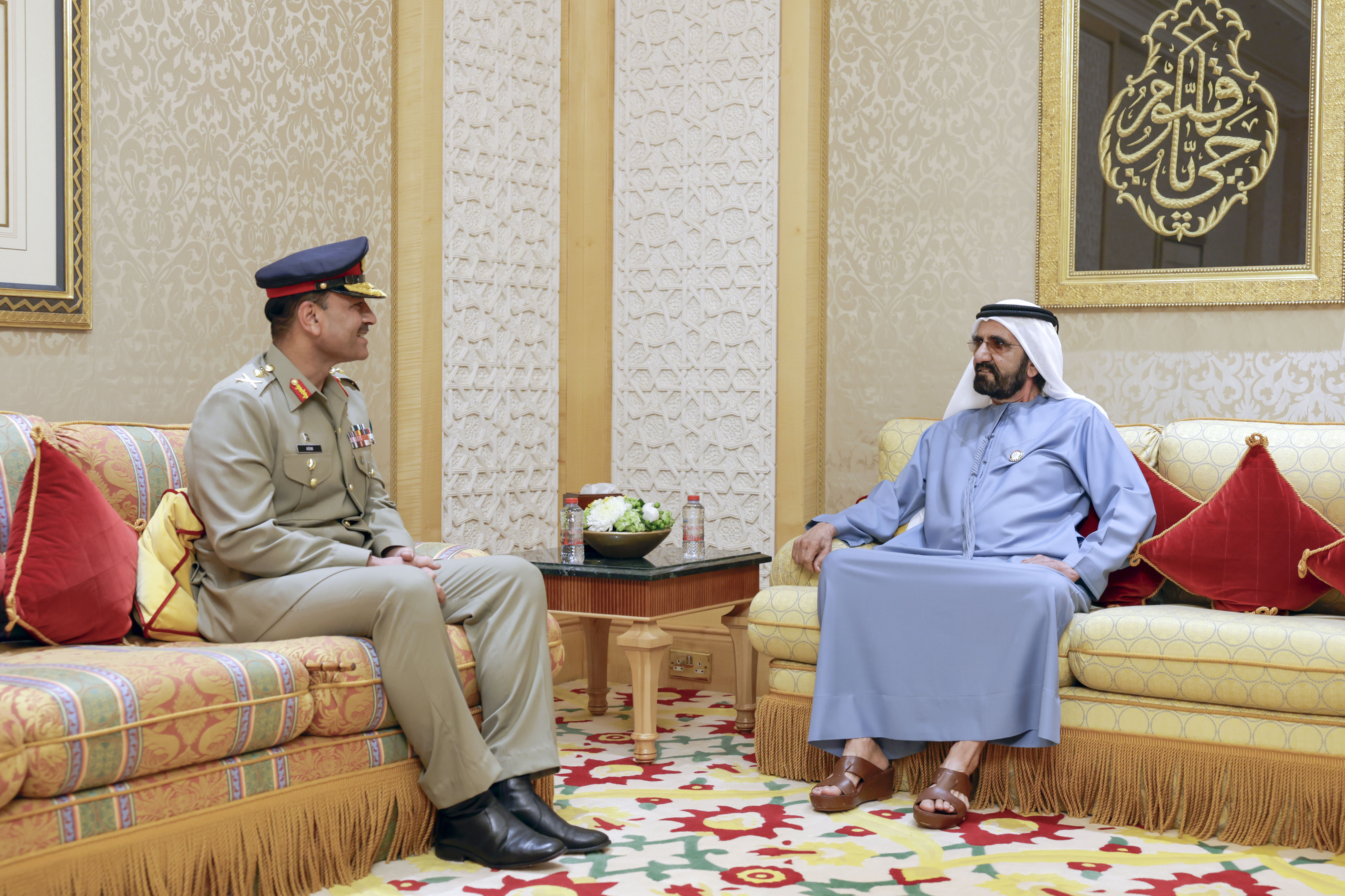 Mohammed bin Rashid meets with Pakistan's Chief of Army Staff