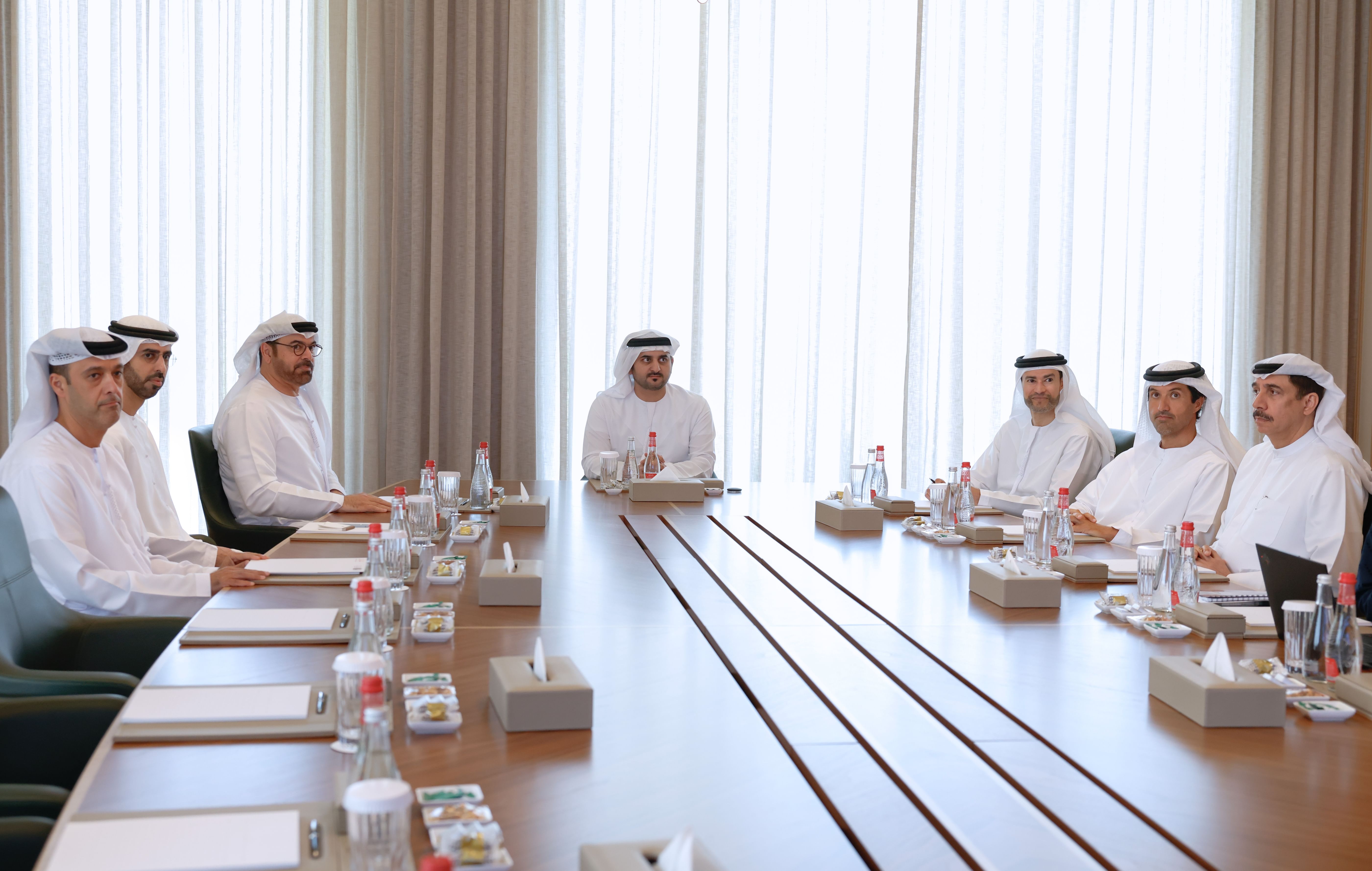 Maktoum bin Mohammed chairs meeting of Higher Committee for Development of Economic and Financial Sector in Dubai